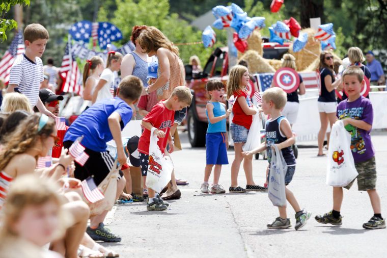 Parade Throwing Candy at Lamar Williamson blog